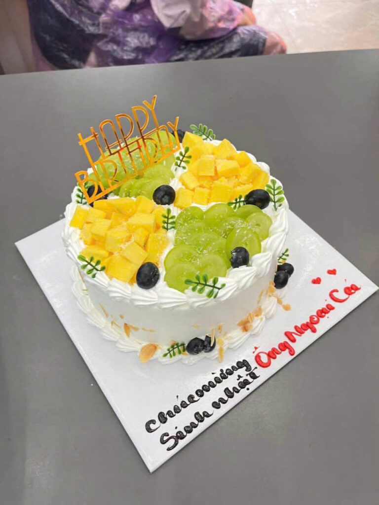Bánh kem mix trái cây tươi 020