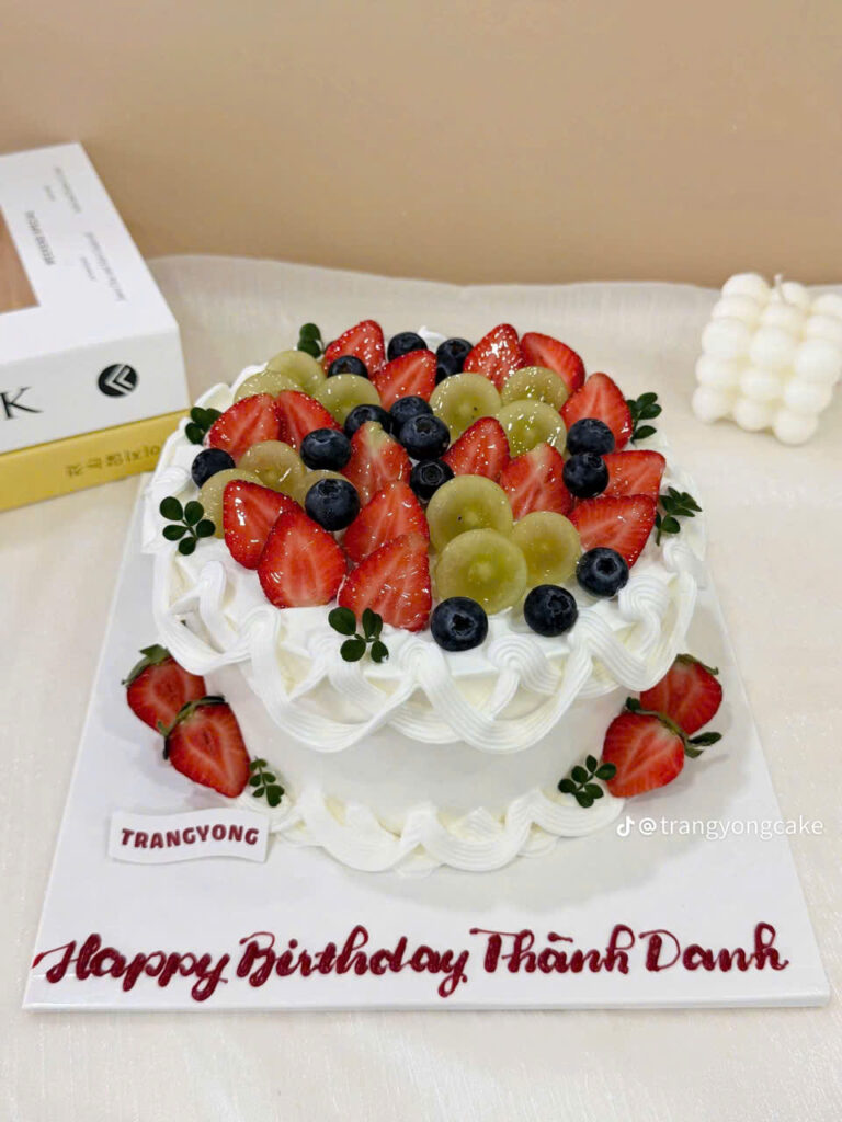 Bánh kem mix trái cây tươi