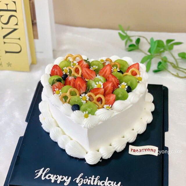 Bánh kem mix trái cây tươi 018