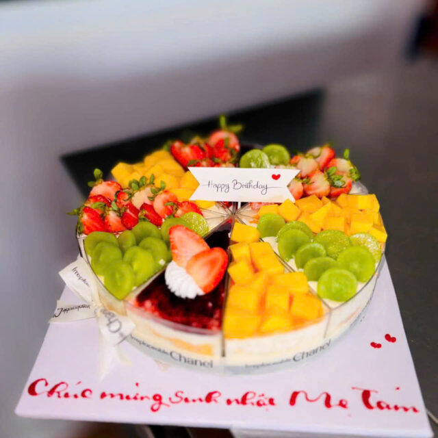 Bánh kem mix trái cây tươi 08
