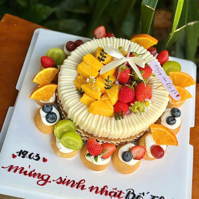 Bánh kem mix trái cây tươi 011